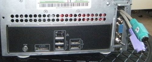 Rückseite mit VGA und Jumperschalter