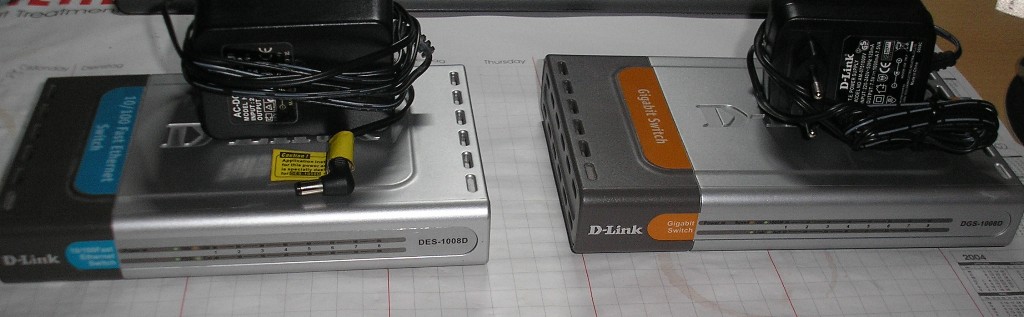 beide Switches mit Steckernetzteil